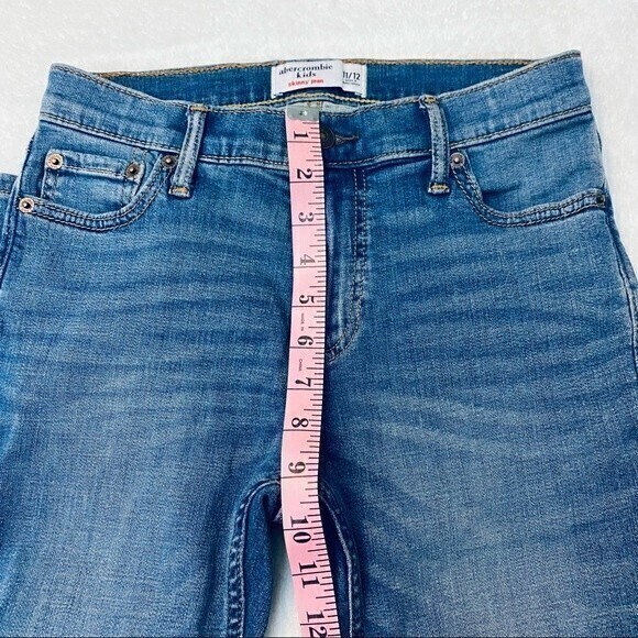 Abercrombie Kids, Girls Distressed Skinny Jeans, Size 11/12 Blue - Picture 5 of 7